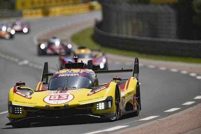 雷诺车队完胜法拉利，佩雷兹统治全场